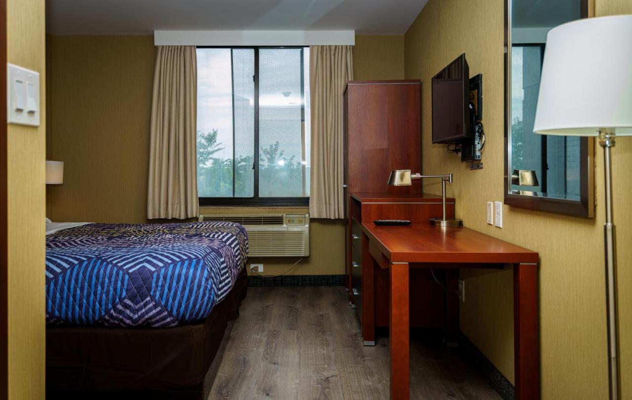 Sky Hotel Flushing/Laguardia Airport New York Ngoại thất bức ảnh